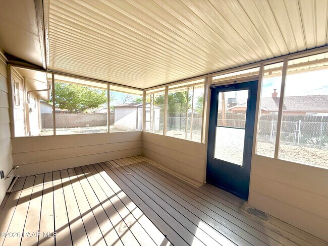 Foto del edificio - 8411 E Sommer Dr