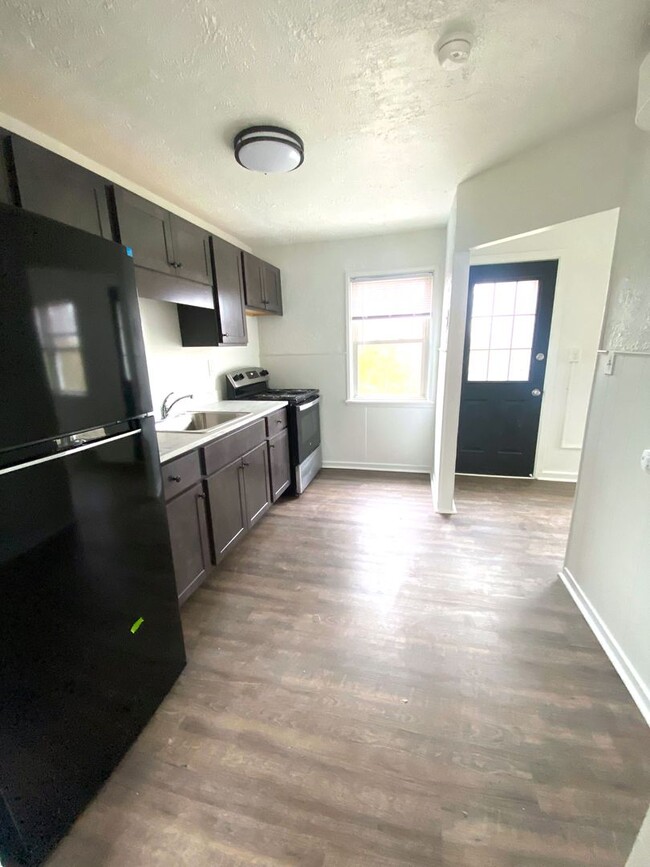Foto del edificio - Renovated Split Level Townhome!