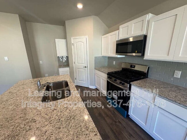 Foto del edificio - 331 White Pine Dr