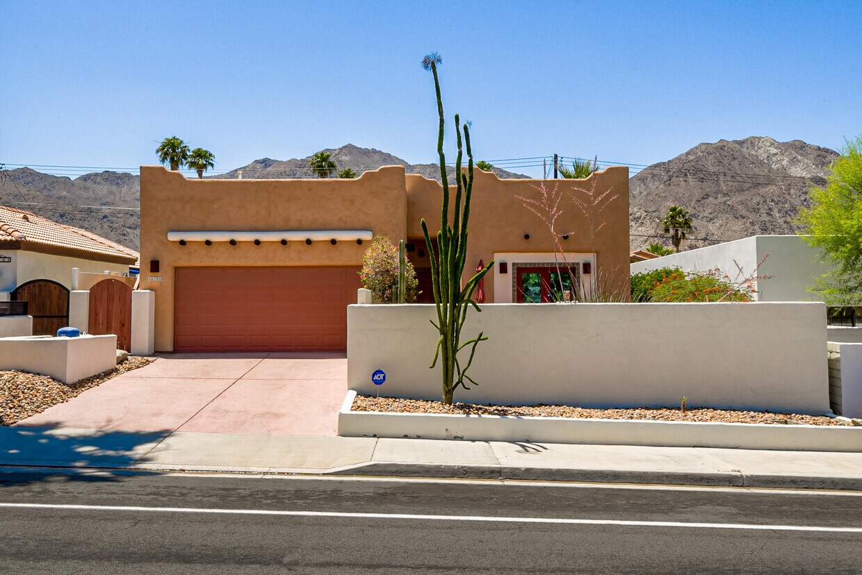 Primary Photo - 54355 Eisenhower Dr