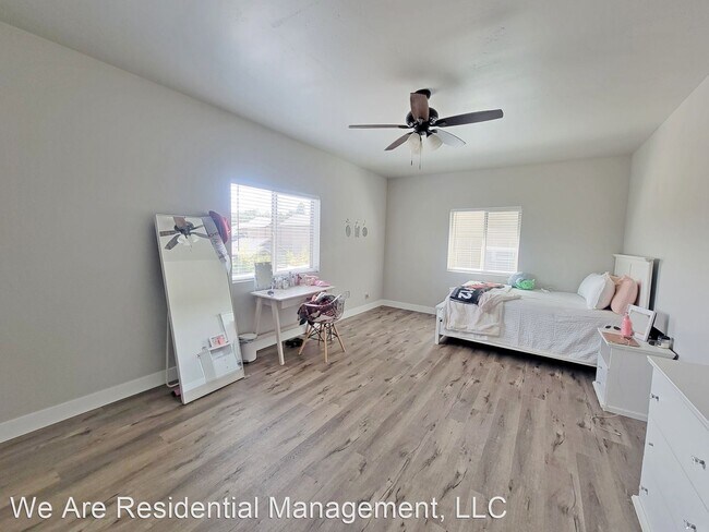 Building Photo - 4 br, 2.5 bath House - 2261 W. Mission Tim...