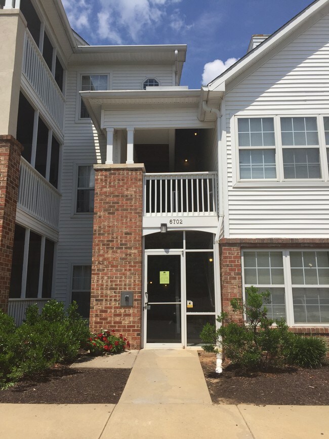 Building Photo - 6702 Lake Park Dr