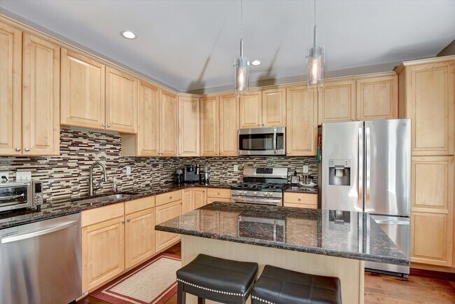 Foto del edificio - 594 Saint Andrews Pl