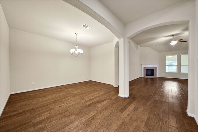 Foto del edificio - 25208 Forest Ledge Dr