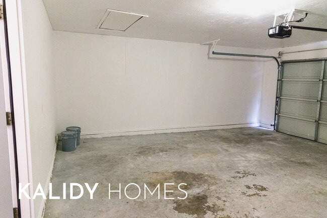 Building Photo - 3804 Summer Cloud Dr