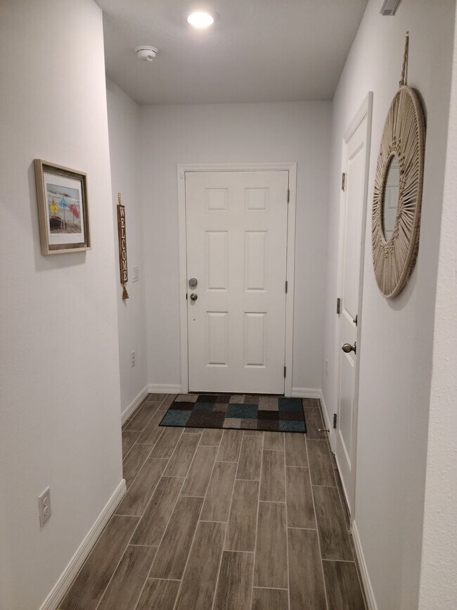 Foto del edificio - 8 Serenade Pl