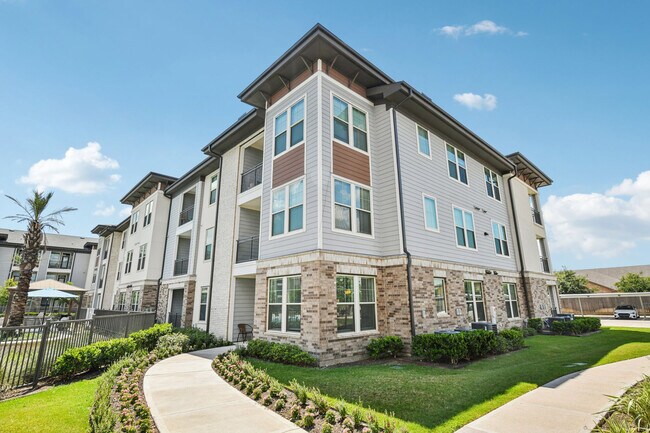 Foto del edificio - Lakecrest Apartments