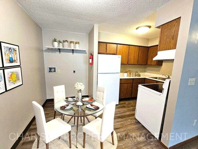 Building Photo - 1 BD, 1 BA WALK IN LEVEL UNIT IN GARRETSON...
