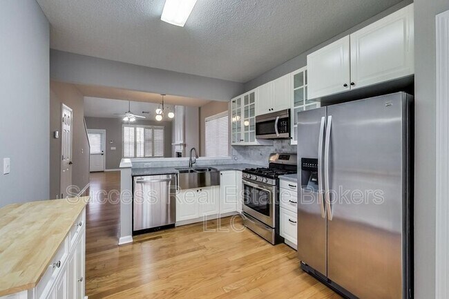 Foto del edificio - 1645 Heyford Cir NW