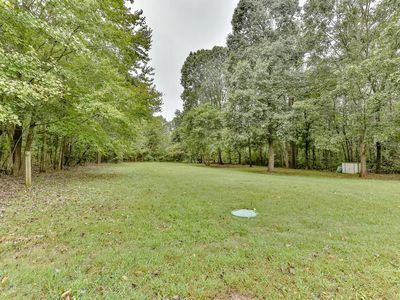Tenant-only green space - 343 Sunny Hill Dr