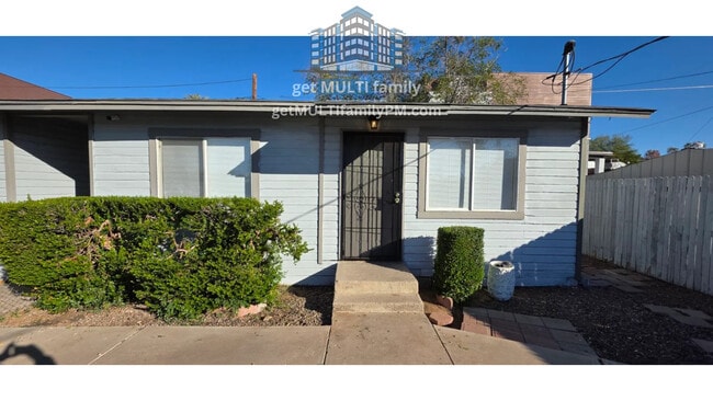 Building Photo - 3926 E Earll Dr