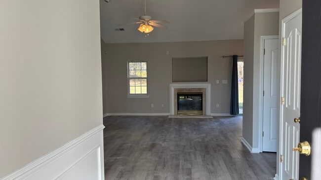 Building Photo - 12045 Evergreen Hollow Dr