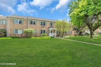 Building Photo - 94 Stonehurst Blvd