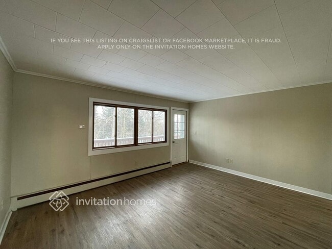 Building Photo - 3085 Upper 76th St E