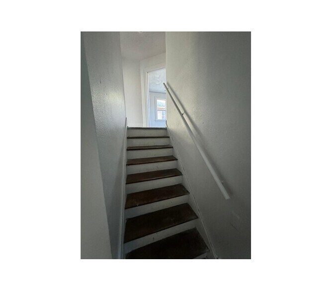 Foto del edificio - 12782 Cloverlawn Ave