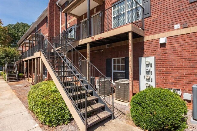 Foto del edificio - 105 Whitehead Rd