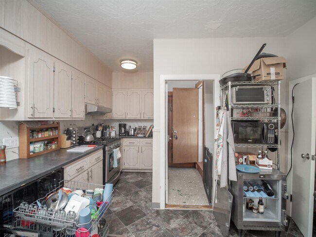 Building Photo - 99 2nd St