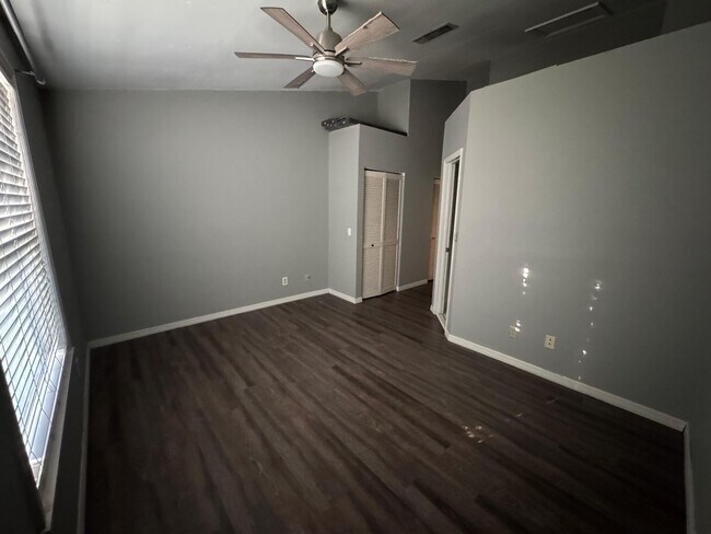 Foto del edificio - 11309 Stratton Park Dr