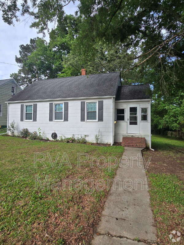 Building Photo - 303 7 Pines Ave