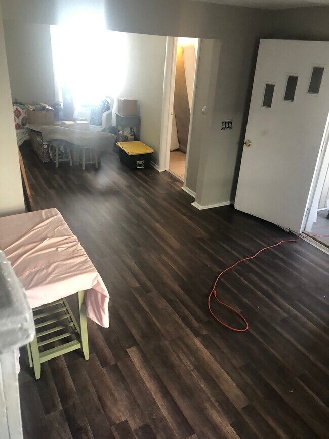 Building Photo - 1828 Buchanan Ave SW