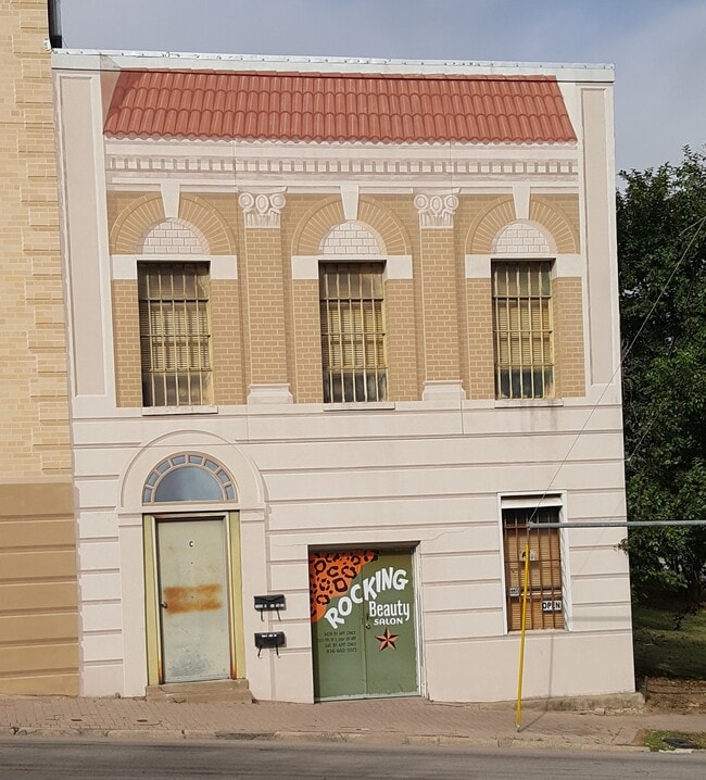Building Photo - 1104 11th St