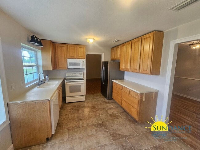 Building Photo - Charming 3 Bedroom Home in Destin!