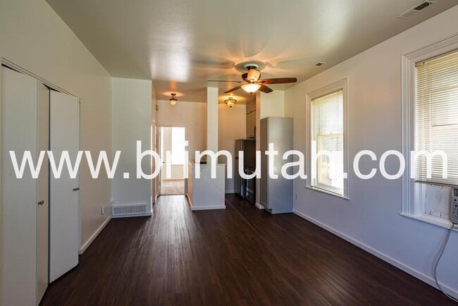 Foto del edificio - 745 S 900 E