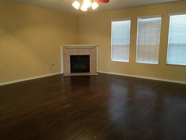 Building Photo - 22527 Spring Crossing Dr