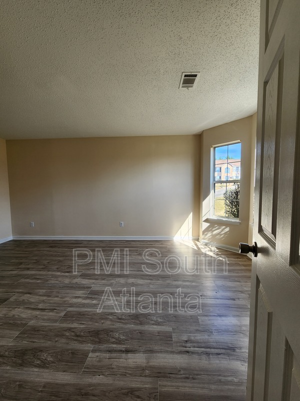 Foto del edificio - 10717 Misty Meadows Ct