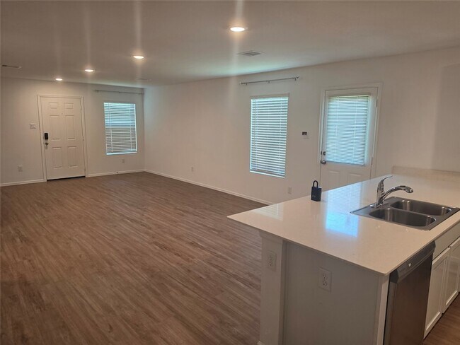 Foto del edificio - 7202 Clover Chase Dr