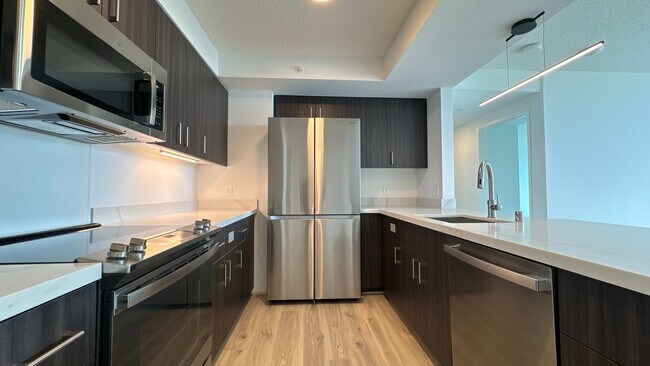 Foto del edificio - Epitome of modern urban living in the vibrant heart of Kaka'ako 2 Bed 2 Bath 2 PK
