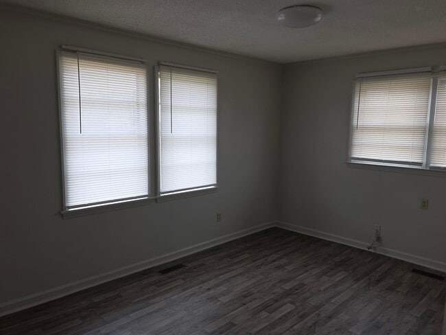 Foto del edificio - BONNER AVE-F&amp;S