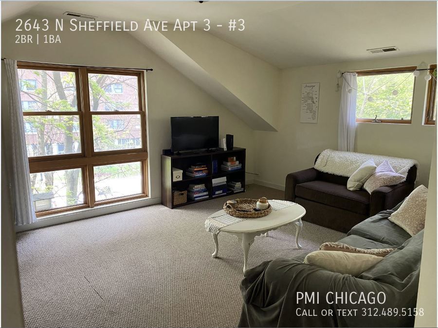 Foto principal - 2643 N Sheffield Ave
