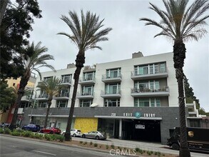Building Photo - 238 S Arroyo Pkwy