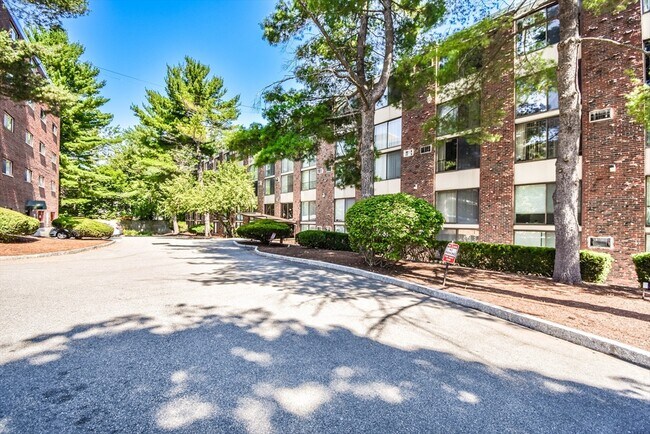Foto del edificio - 993 Massachusetts Ave