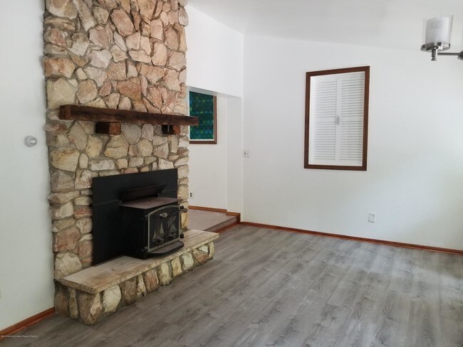 Foto del edificio - 173 Cottrell Rd