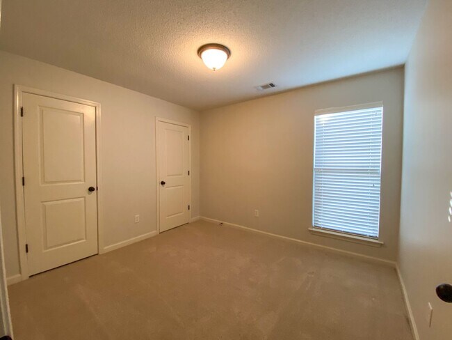 Foto del edificio - 3 bedroom 2 bath with a Bonus room in Arli...