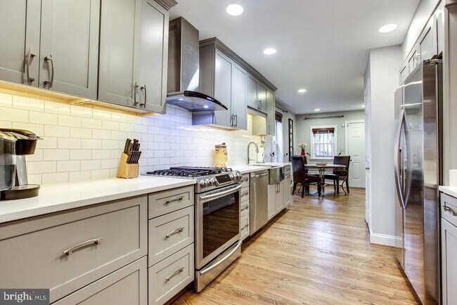 Building Photo - 1523 6th St NW