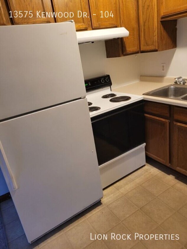 Foto principal - 13575 Kenwood Dr N
