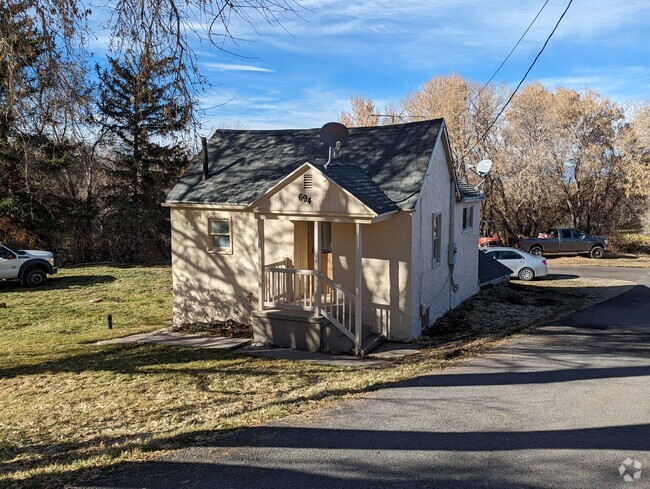 Building Photo - 694 S Main St