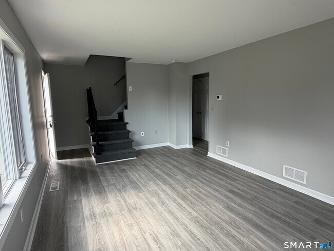 Building Photo - 1474 Highland Ave