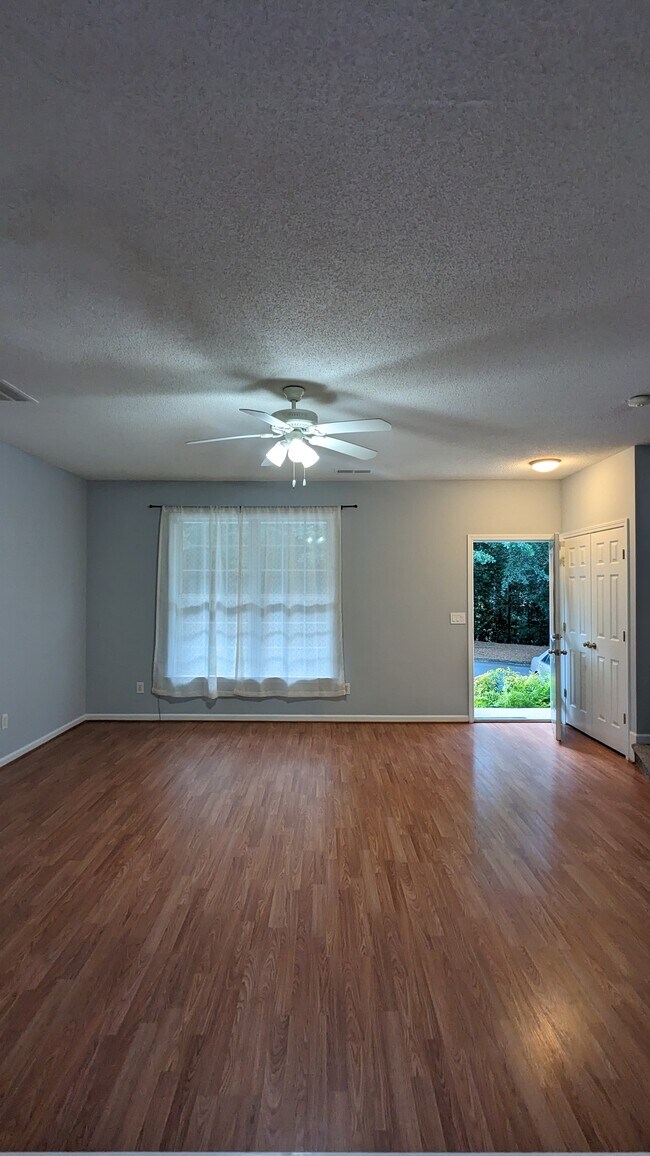 Building Photo - 9155 Nesbit Ferry Rd