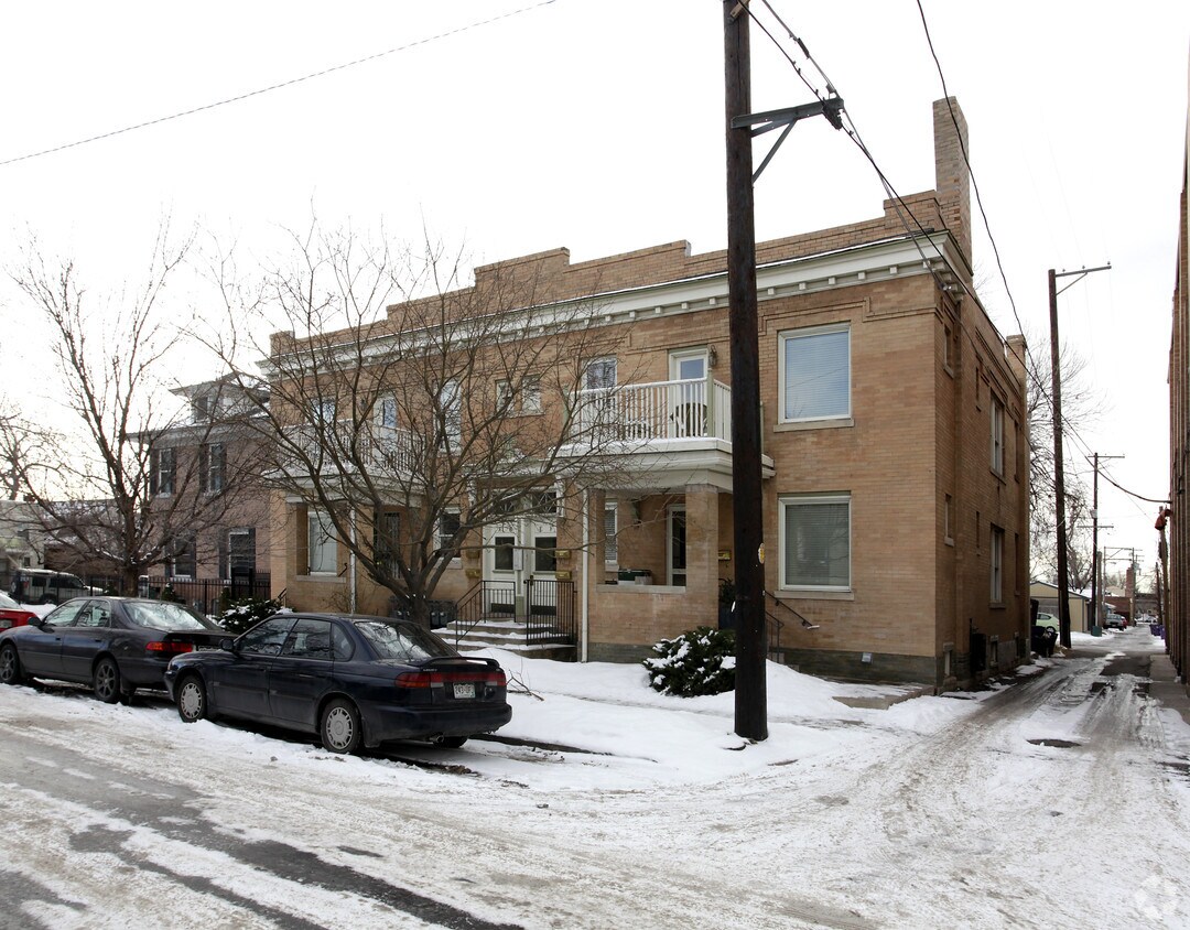 Foto del edificio - 322 E Cedar Ave