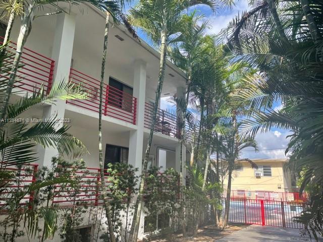 Building Photo - 9040 Collins Ave