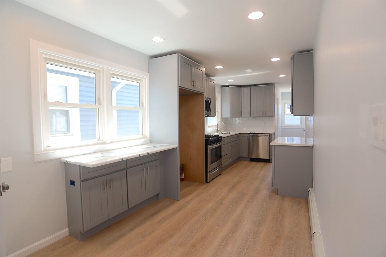 83 Neptune Ave Unit 2, Jersey City, NJ 07305 Room for Rent in Jersey City, NJ