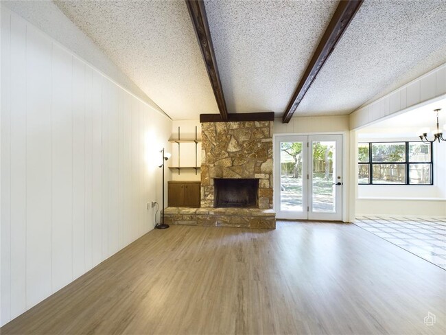 Building Photo - 2137 Barton Hills Dr