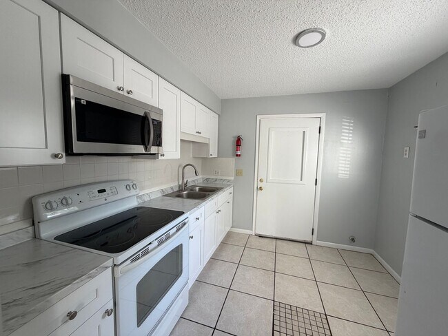 Foto del edificio - 1408 Spencer Ct