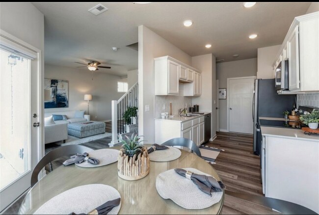 Foto del edificio - 4028 NE Timber Ln