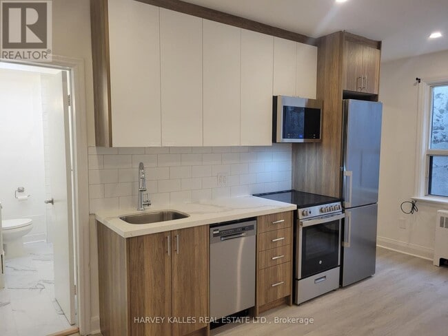 Building Photo - 1980 Eglinton Ave W