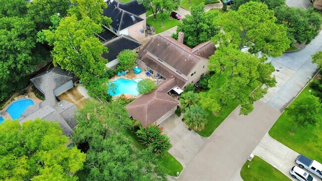 Foto del edificio - 403 Lakeside Estates Dr